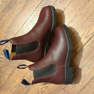 NIB Blundstones thermal hi-top chelsea boots 3.5 AUS/6.5 US